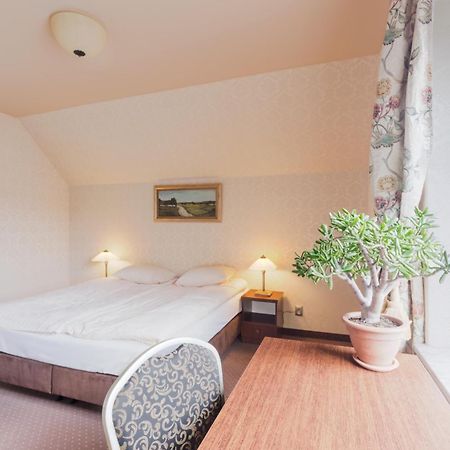Hotel Folwark Zgierz Oda fotoğraf