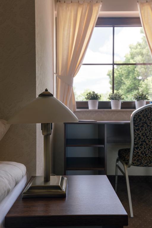 Hotel Folwark Zgierz Oda fotoğraf