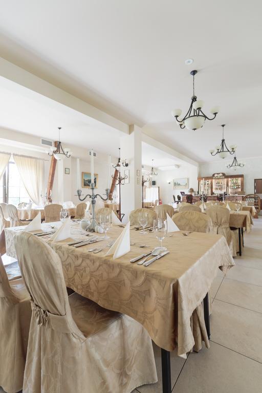 Hotel Folwark Zgierz Dış mekan fotoğraf