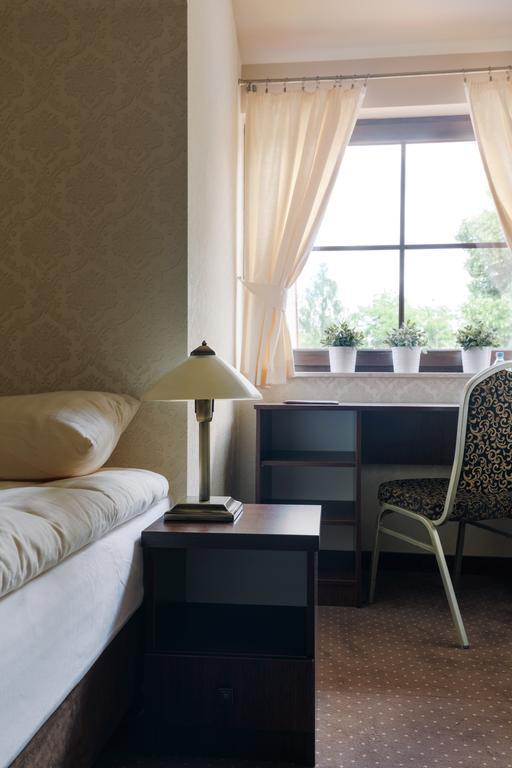 Hotel Folwark Zgierz Oda fotoğraf