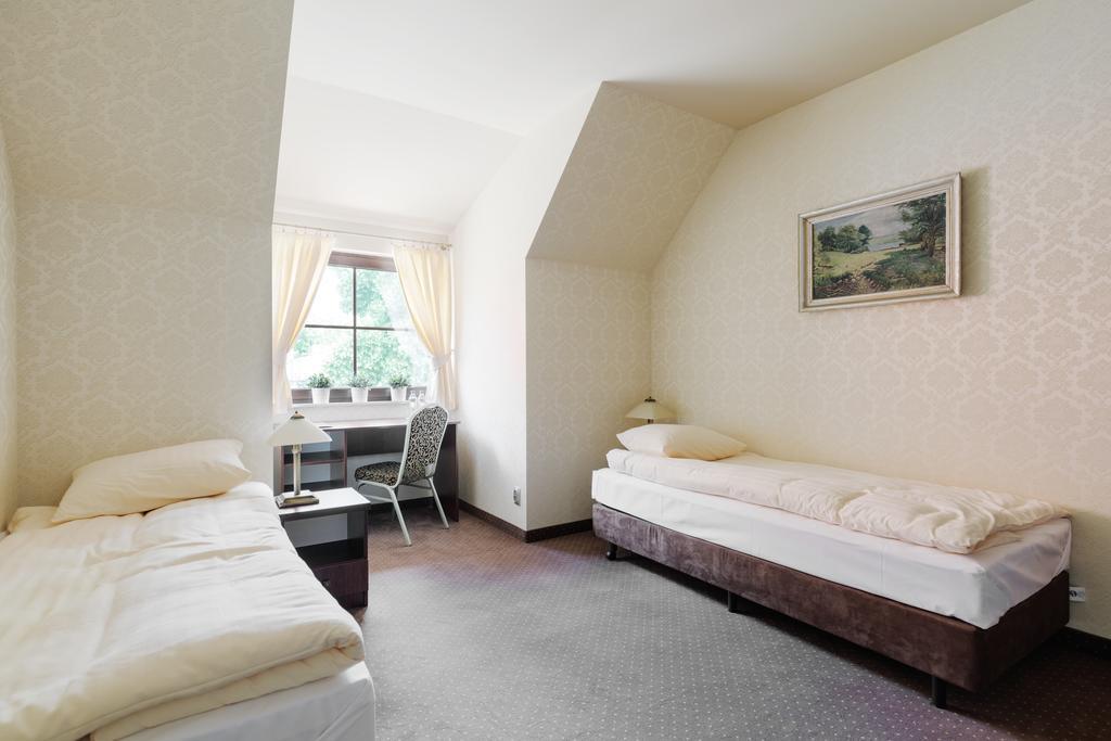 Hotel Folwark Zgierz Oda fotoğraf